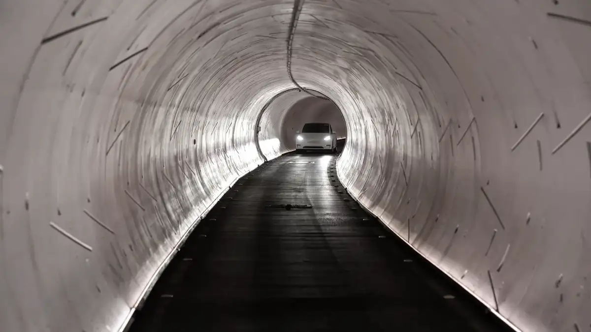 elon musk, boring company, tesla tunnel, nashville, loop sotterraneo, trasporto urbano, mobilità sostenibile